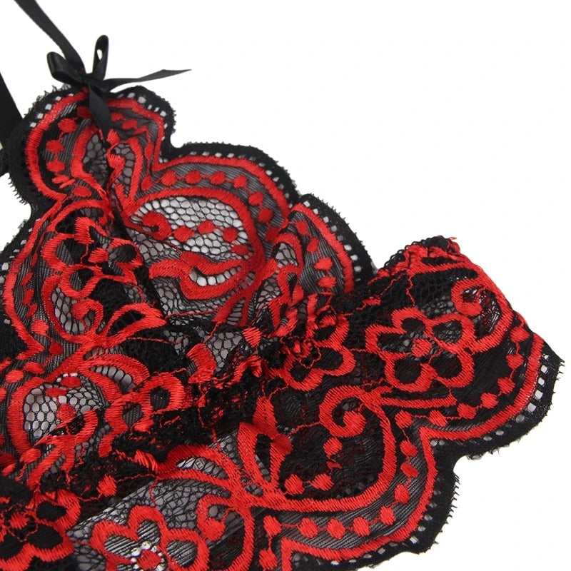 Elegant Two-Tone Floral Lace Lingerie Set with Adjustable Fit and Thong Panties